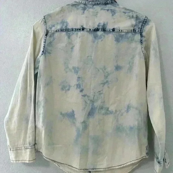 Mossimo Size 8-10 Light Blue Acid Wash Denim Shirt Long Sleeve Button Up Western - Picture 2 of 5